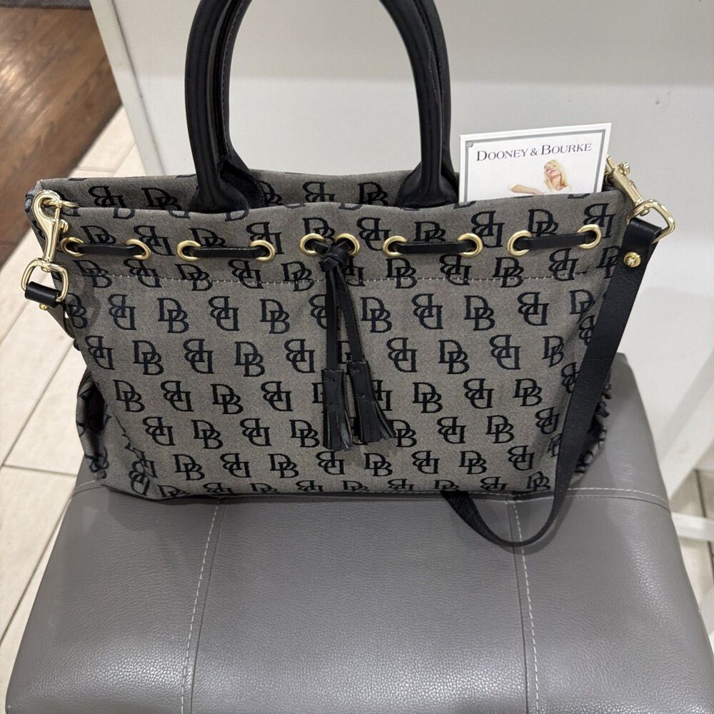 Vintage DOONEY & BOURKE HANDBAG/PURSE Classic  DB Logo - Black And Gray Medium